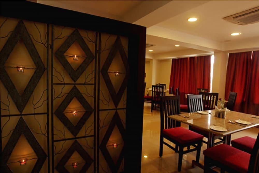 Nagarjuna Suites Bangalore Restaurant photo